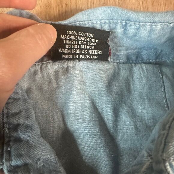 Vintage Biker’s Edge Wolf Dreamcatcher Cutoff Shirt XL Light Blue Denim - Picture 4 of 4